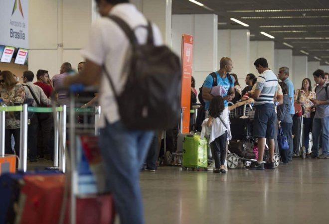 Movimentação intensa no Aeroporto Juscelino Kubitschek (Marcelo Camargo/Agência Brasil)