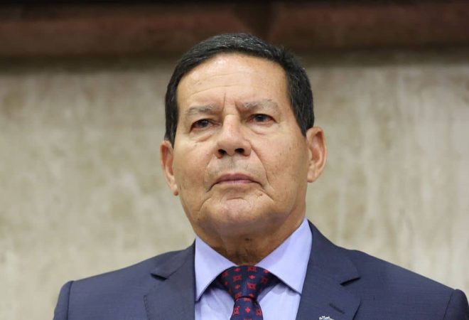 Presidente da República em exercício, Hamilton Mourão, durante Sessão Solene de posse dos novos dirigentes do Tribunal Regional Federal da 4ª Região.
