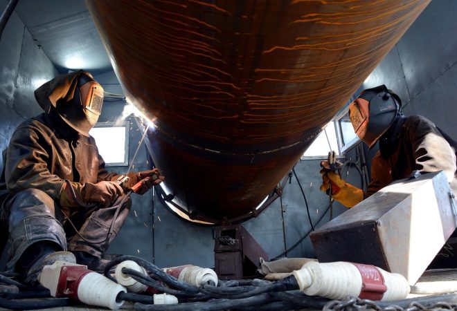 worker-4304178_1280
